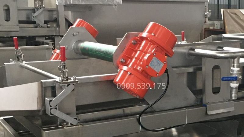 Xác định đúng trọng tâm cụm máy để đặt góc nghiêng